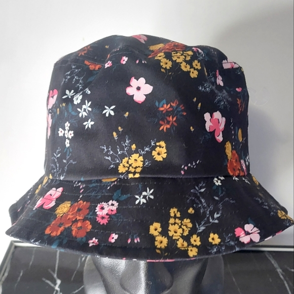 Black Background Floral Patterned Bucket Hat BNWT DLG Bucket Hat Size: L-XL - Picture 1 of 3